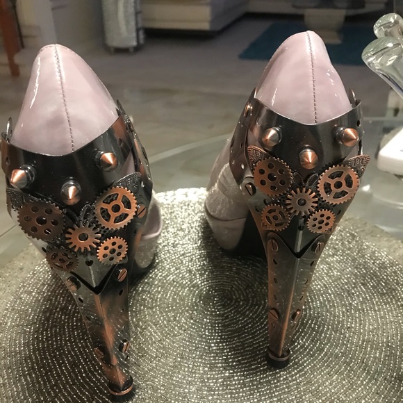 Ladies heels - Picture 4 of 7